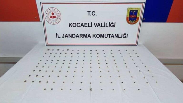 Kocaeli’de tarihi eser operasyonu: 144 sikke, 1 yüzük ele geçirildi