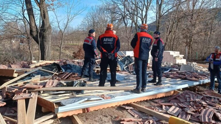 Kütahya’da çöken bağ evi inşaatı enkazı altında kalan kişi yaşamını yitirdi