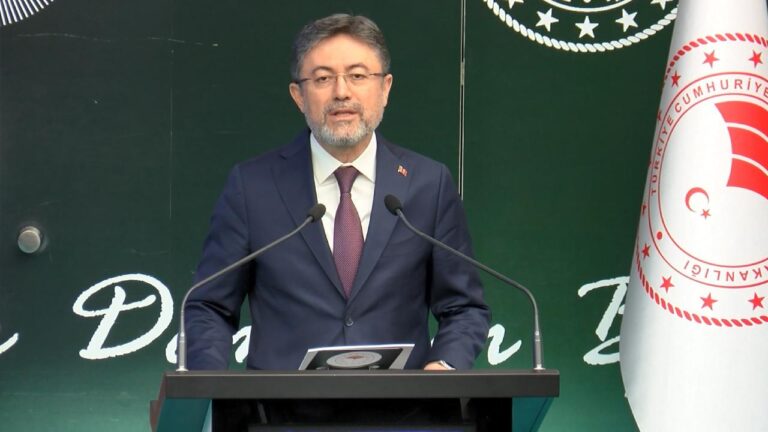 Bakan Yumaklı: Su zengini olmadığımız için suyumuzu verimli kullanmamız gerekir