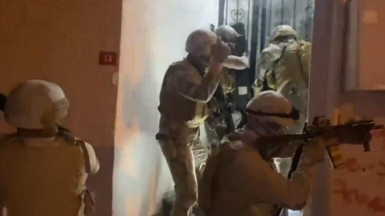 İstanbulda 'Mahzen37' operasyonları: 14 gözaltı