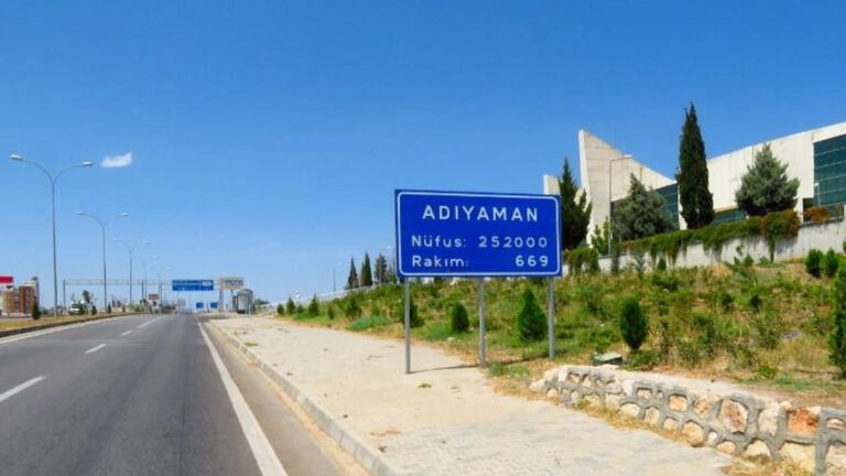 02 Hangi plaka? 2 Hangi şehrin plaka kodu var? 2 Hangi eyalete aittir?