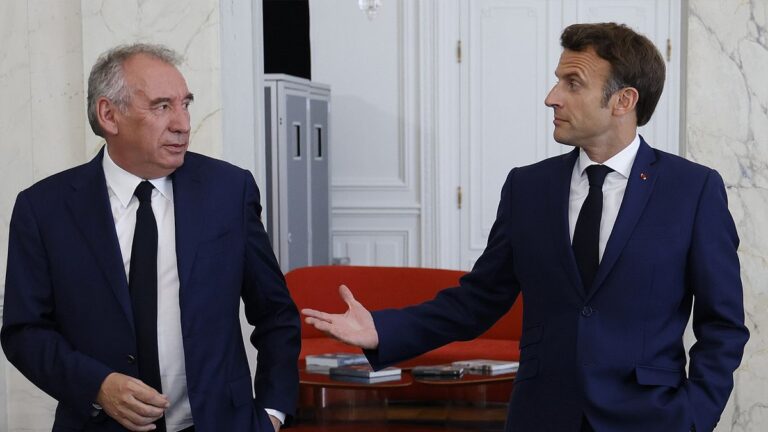 Macron, müttefiki ve merkez blok lideri François Bayrou'yu yeni Fransa başbakanı olarak atadı