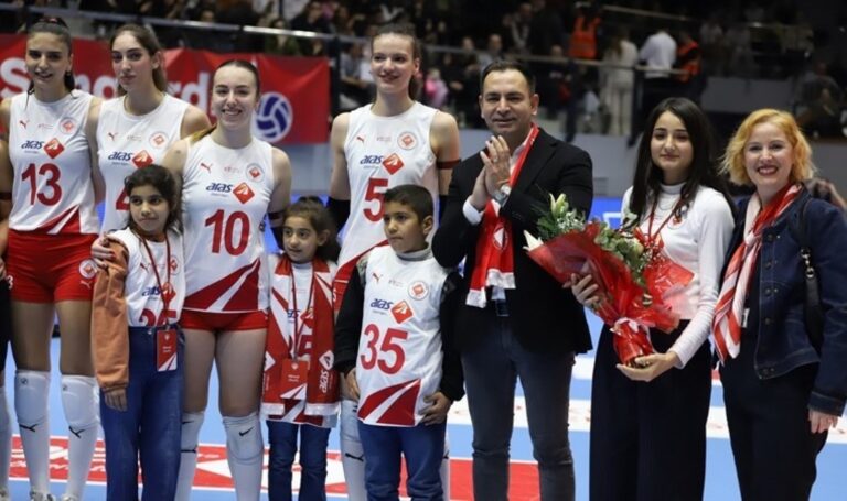 Hayallerini fileyle gerçekleştiren çocuklar İzmir'de – Son Dakika Spor Haberleri